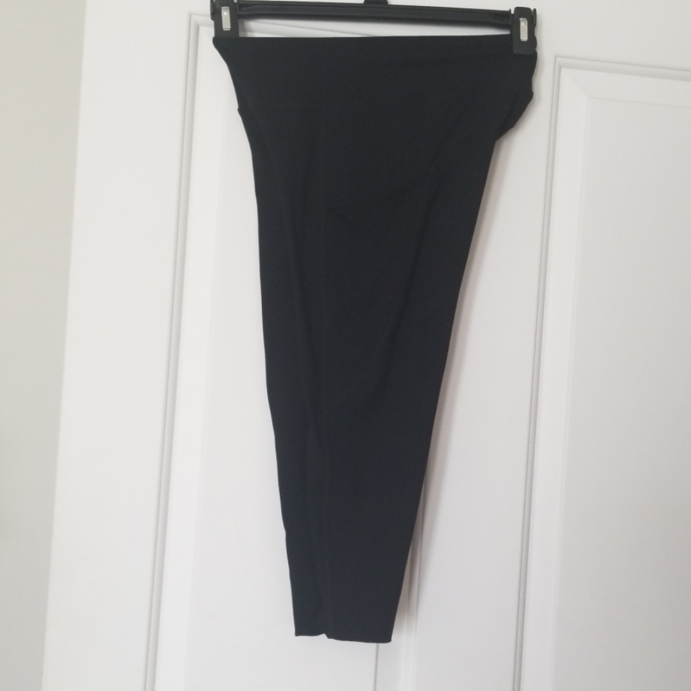 Black workout capri
